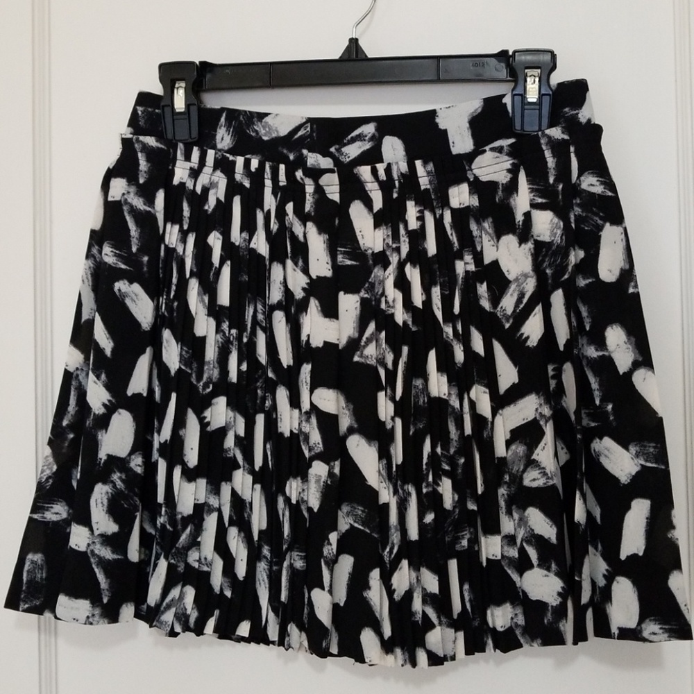 Banana Republic Pleated Chiffon Printed Skirt
